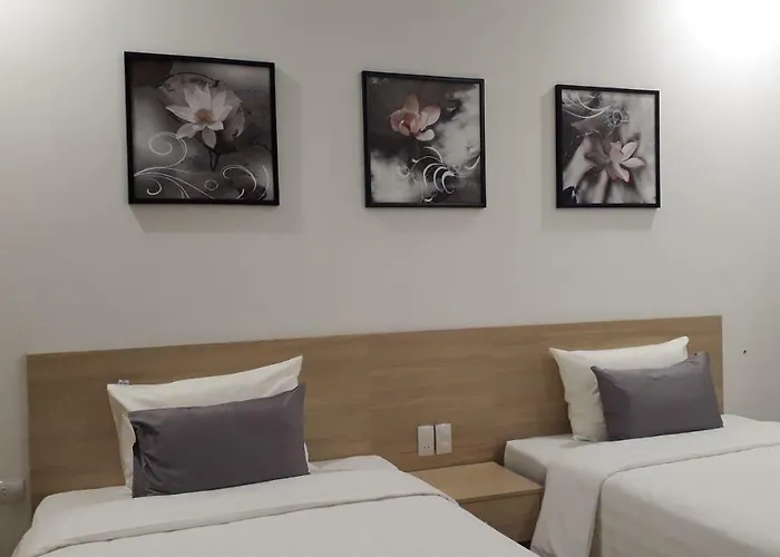 Hotel Khach San Basic Hạ Long