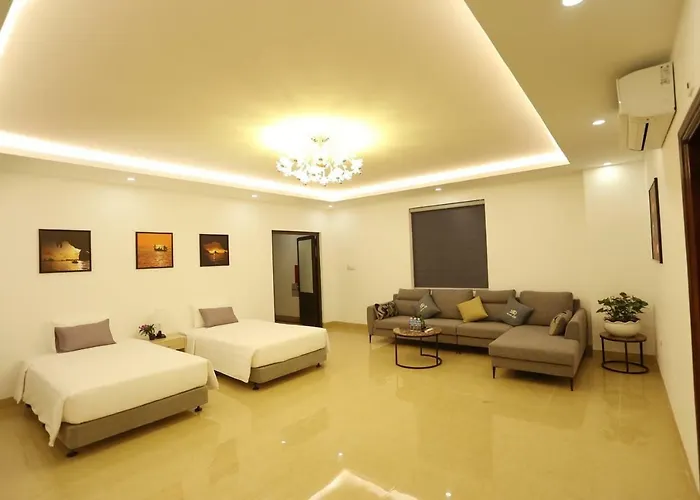 Hotel Khach San Basic