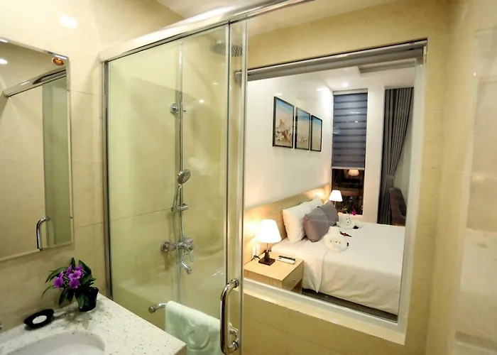 Khach San Basic Hotel