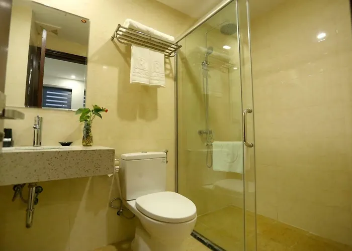 Hotel Khach San Basic *